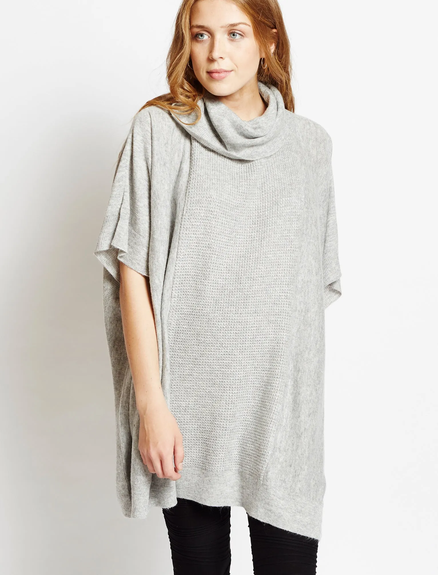 Amara Reya Camilla dark grey poncho