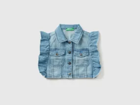 Cropped denim vest with ruffles