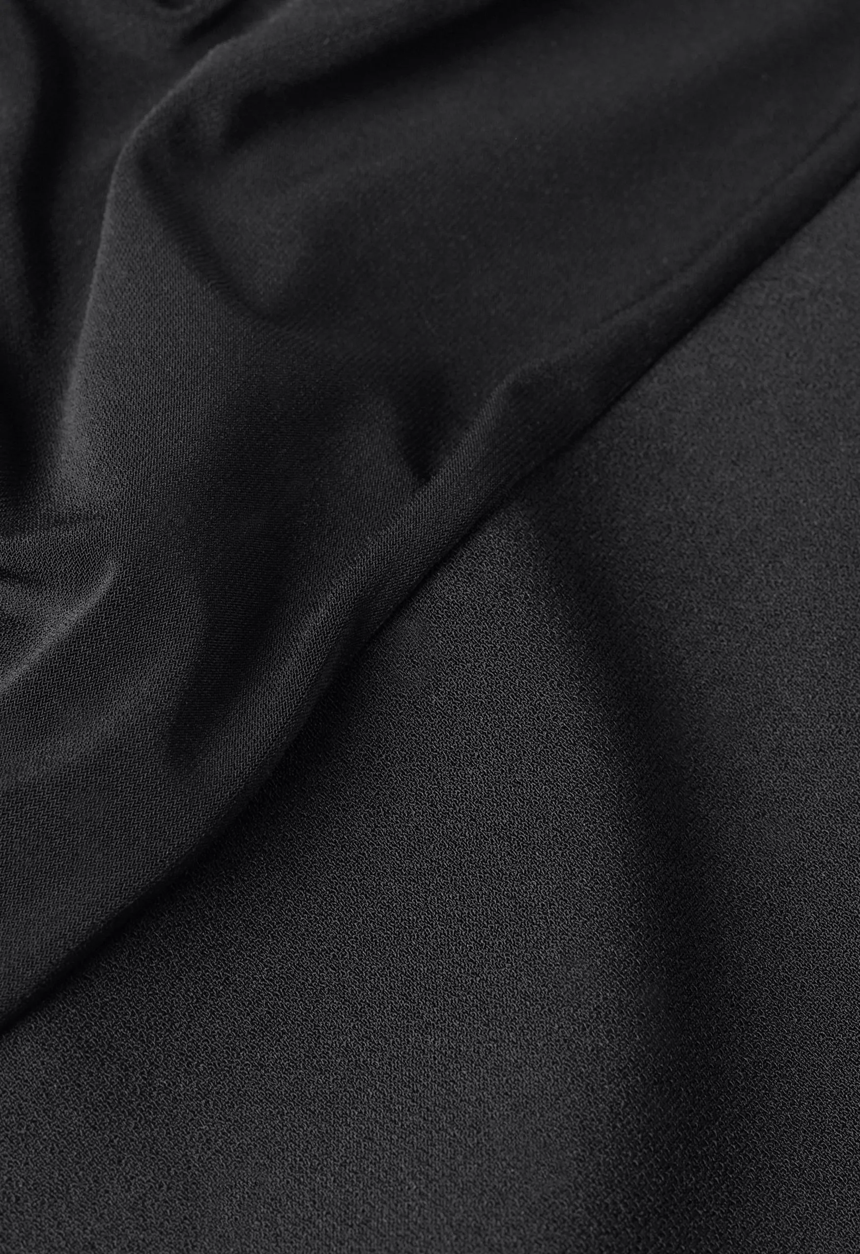 Dull Satin Edge Scarf | Black