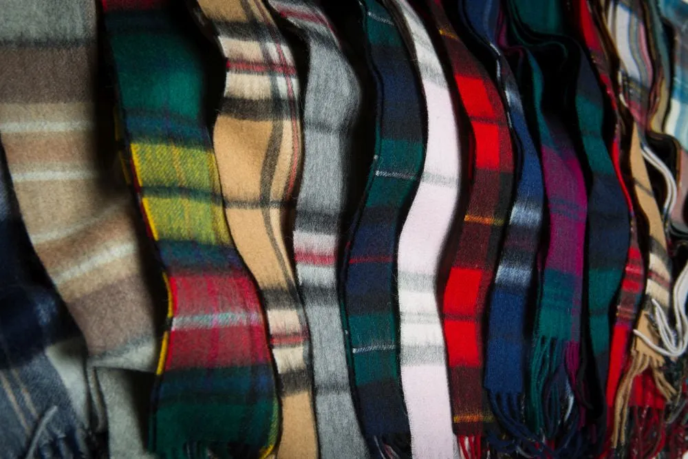 Glenmore 100% Lambswool Tartan Scarf - Lindsay